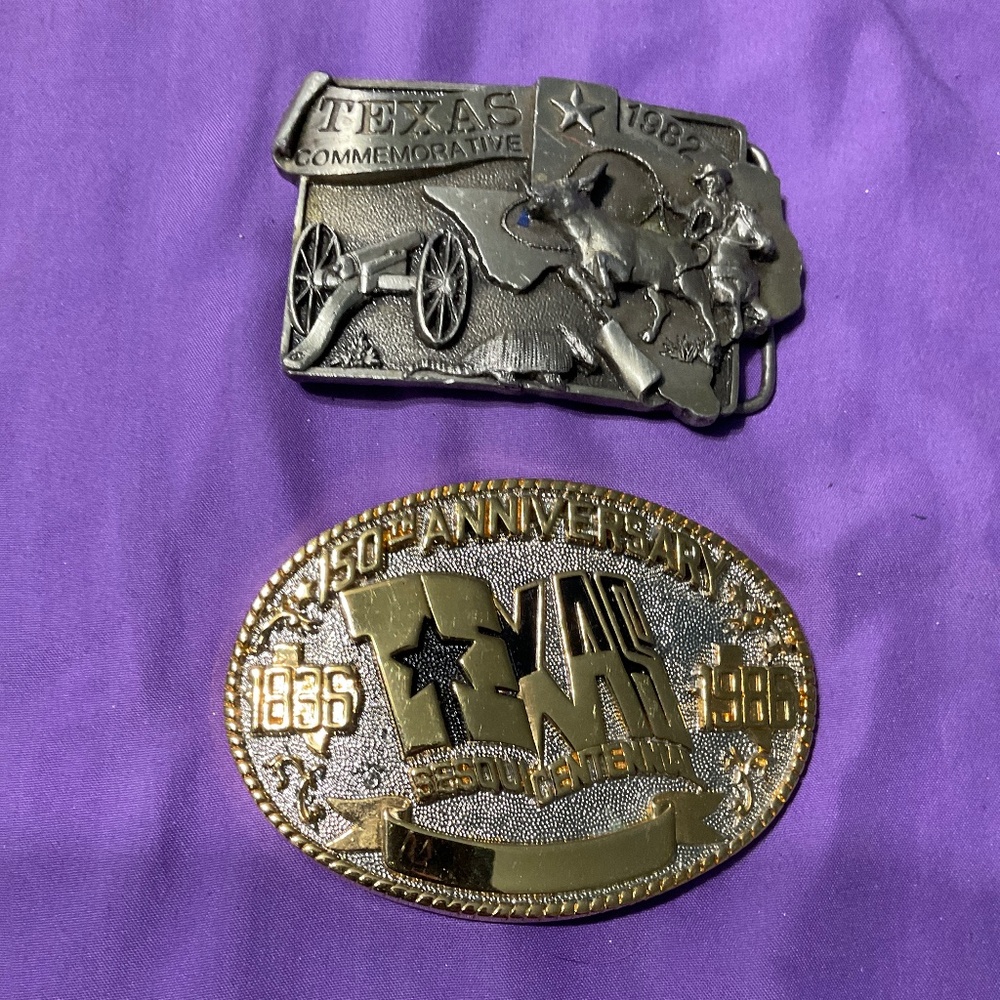 Belt buckles commemorating Texas. M193
